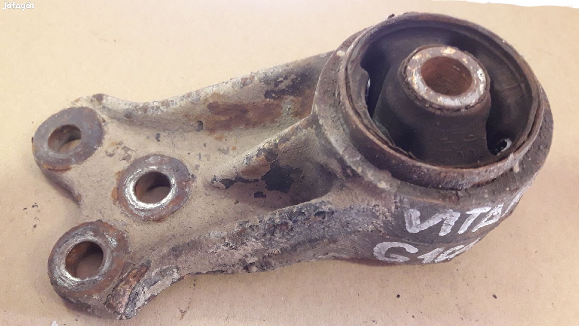 Suzuki Vitara Differenciálmű Tartó Konzol