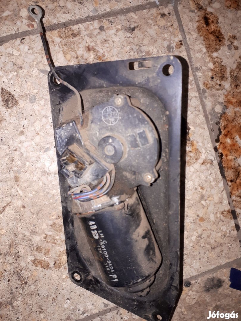 Suzuki Vitara Első Ablaktörlő Motor