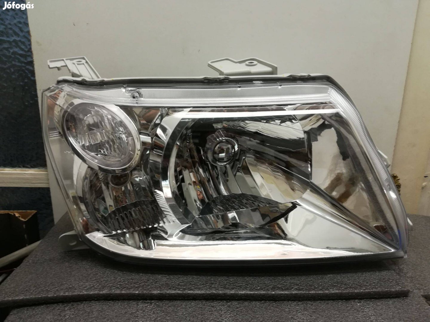 Suzuki Vitara Grand fényszóró jobb 2005 -> (H4) (3)