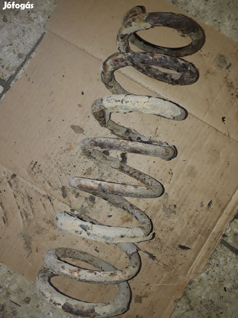 Suzuki Vitara Hátsó Rugó