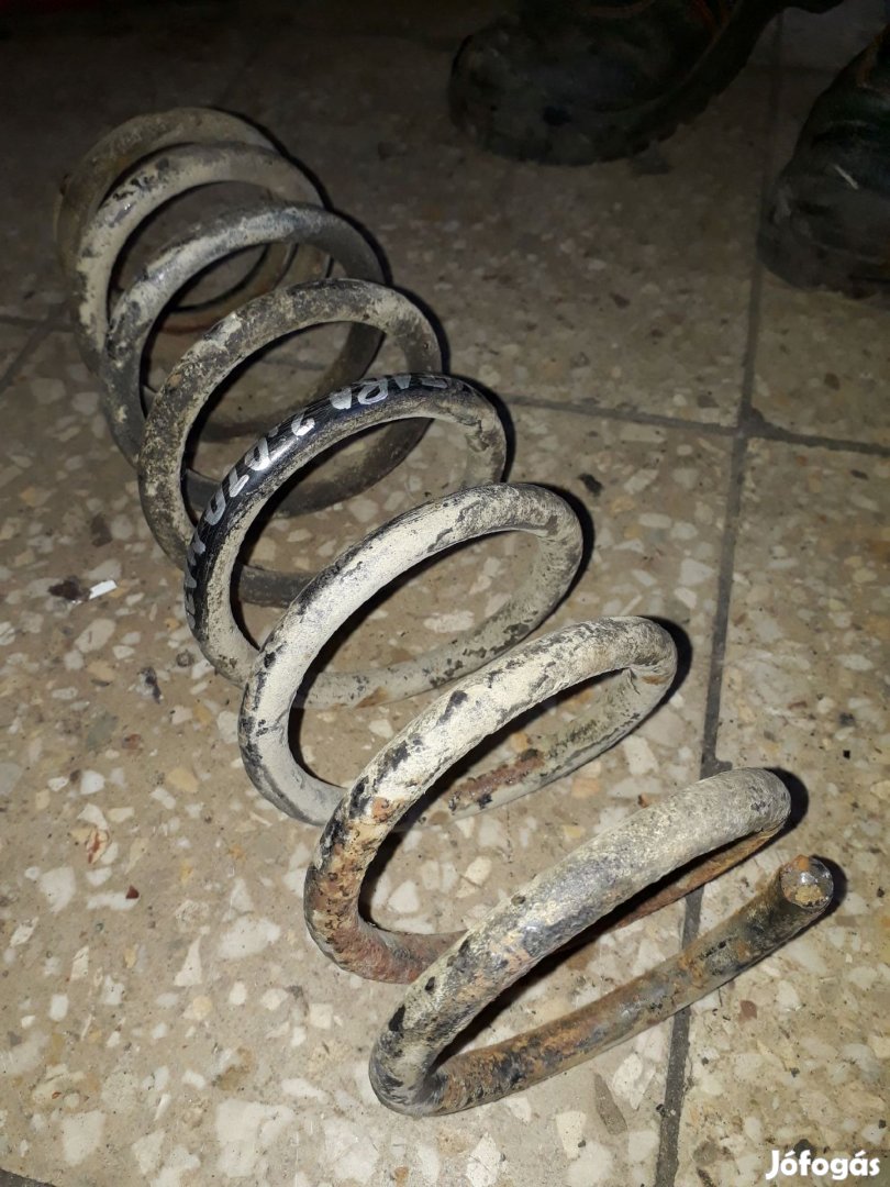 Suzuki Vitara Hátsó Rugó