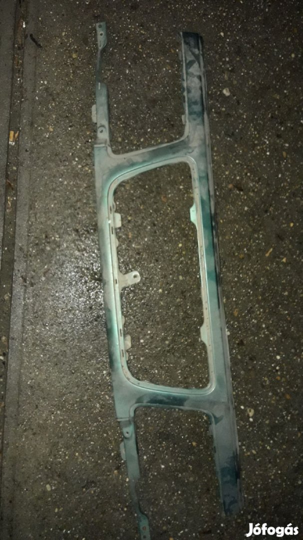 Suzuki Vitara Homlokfal