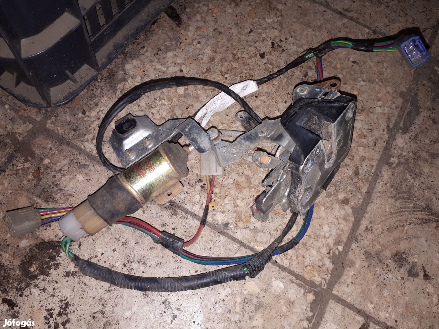 Suzuki Vitara Jobb Első Ajtó Zárszerkezet Központizár Motor