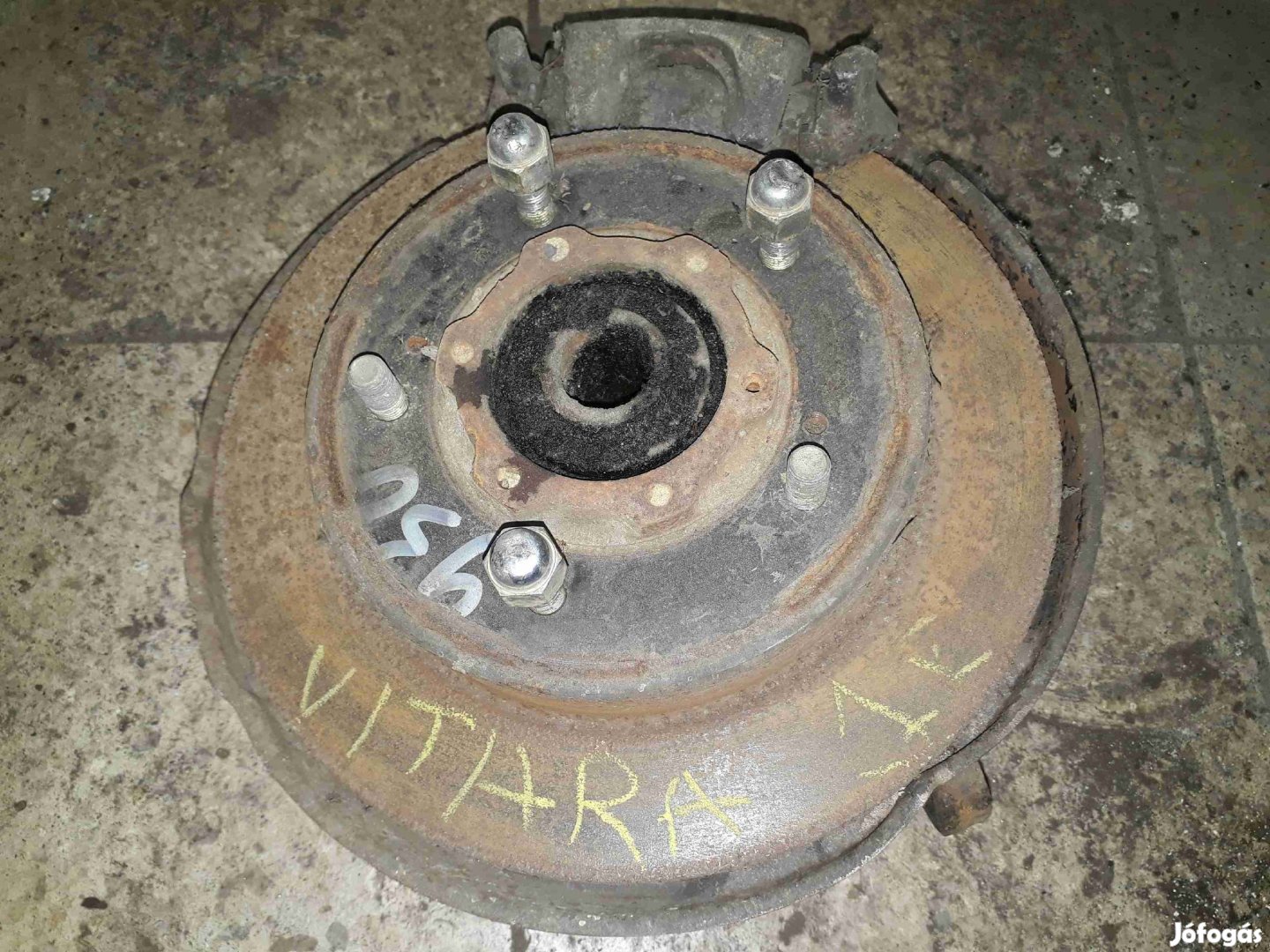 Suzuki Vitara Jobb Első Csonkállvány Kerékaggyal Féknyereg
