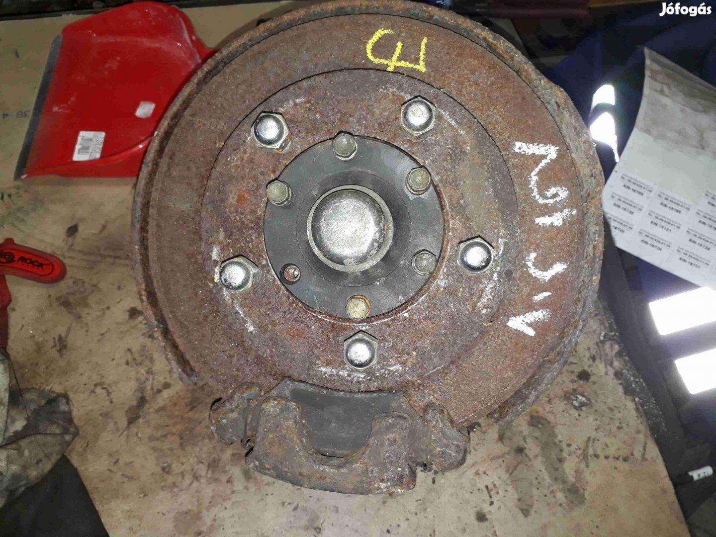 Suzuki Vitara Jobb Első Csonkállvány Kerékaggyal Féknyereg