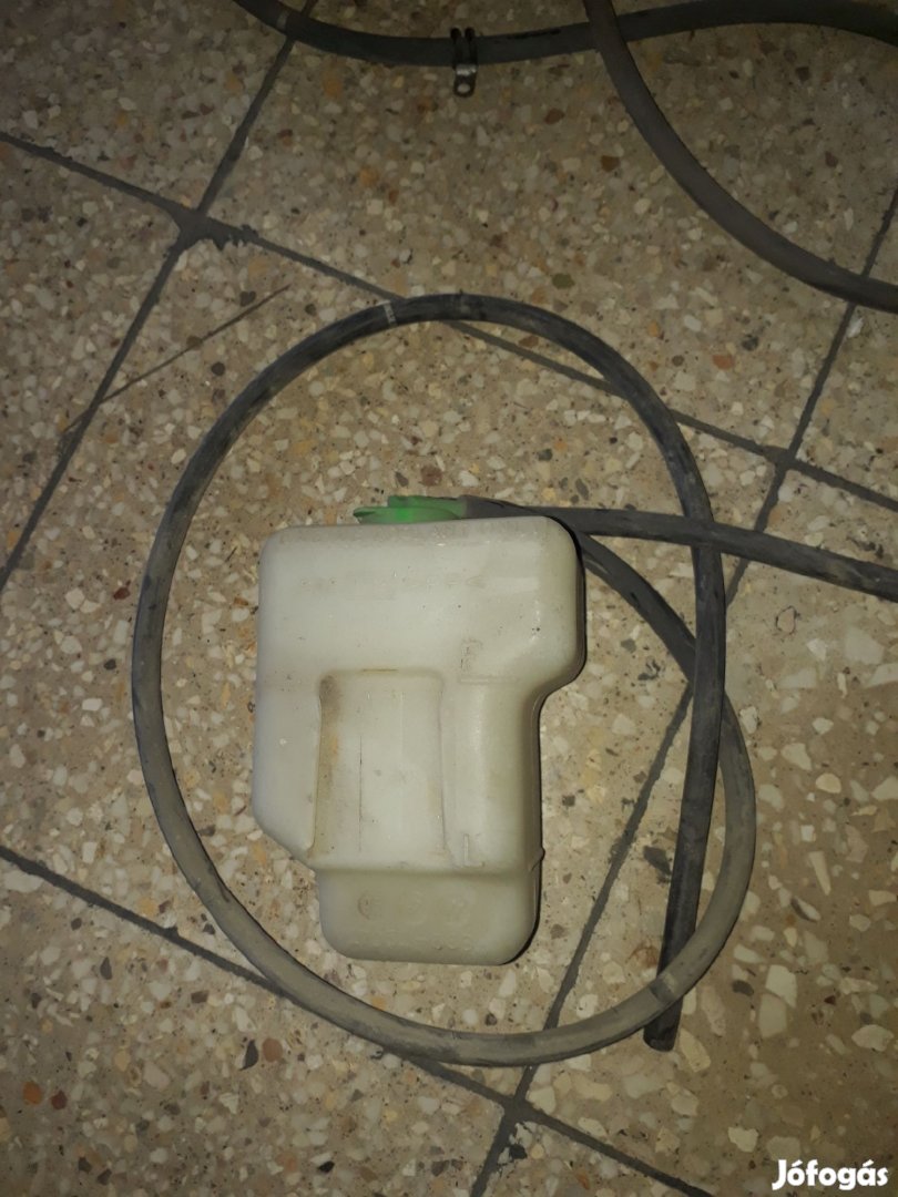 Suzuki Vitara Kiegyenlítő Tartály