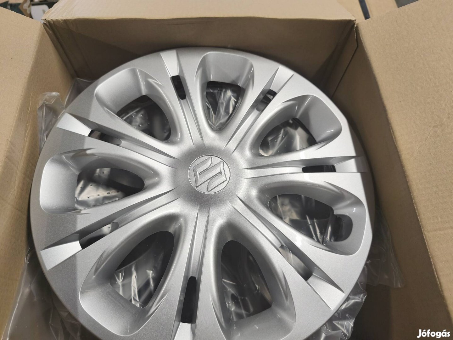 Suzuki VitaraScross gyári dísztárcsa szett 16