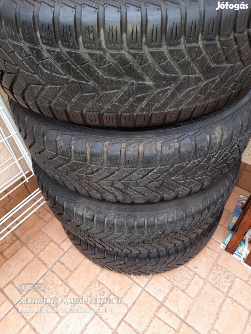 Suzuki Vitara/ S-Cross 4db gyári 16" acélfelni téli gumival