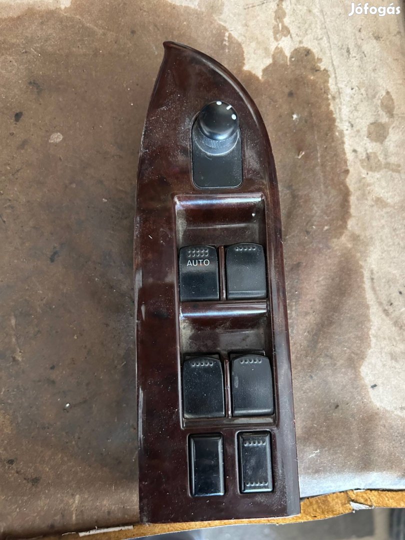 Suzuki Vitara ablakemelő panel