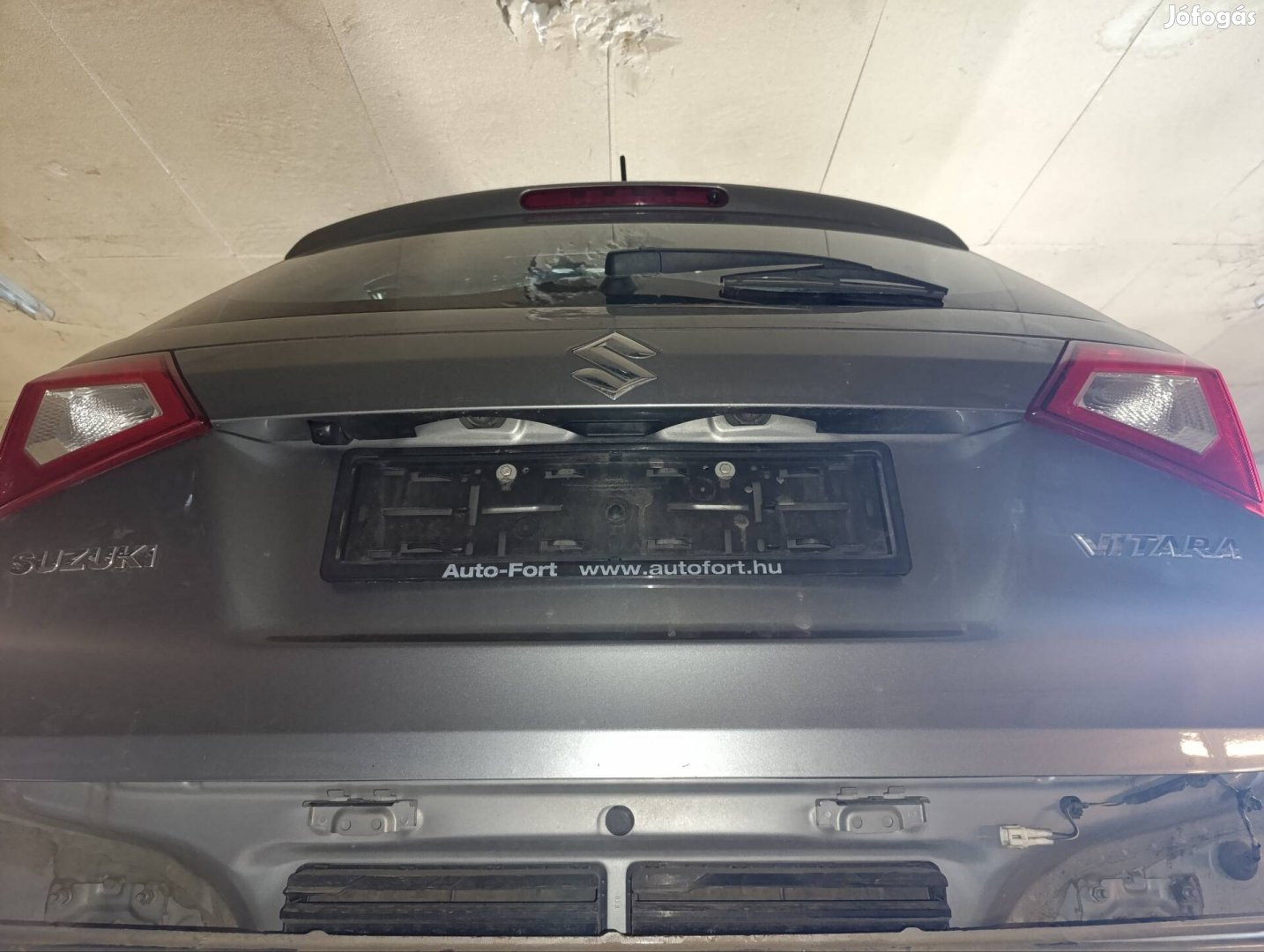 Suzuki Vitara gyári bontott hátsó lámpa, lámpák.