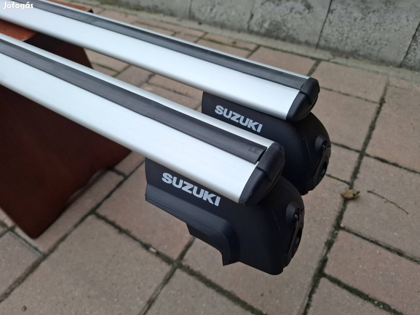Suzuki Vitara gyári tetőcsomagtartó nem Thule
