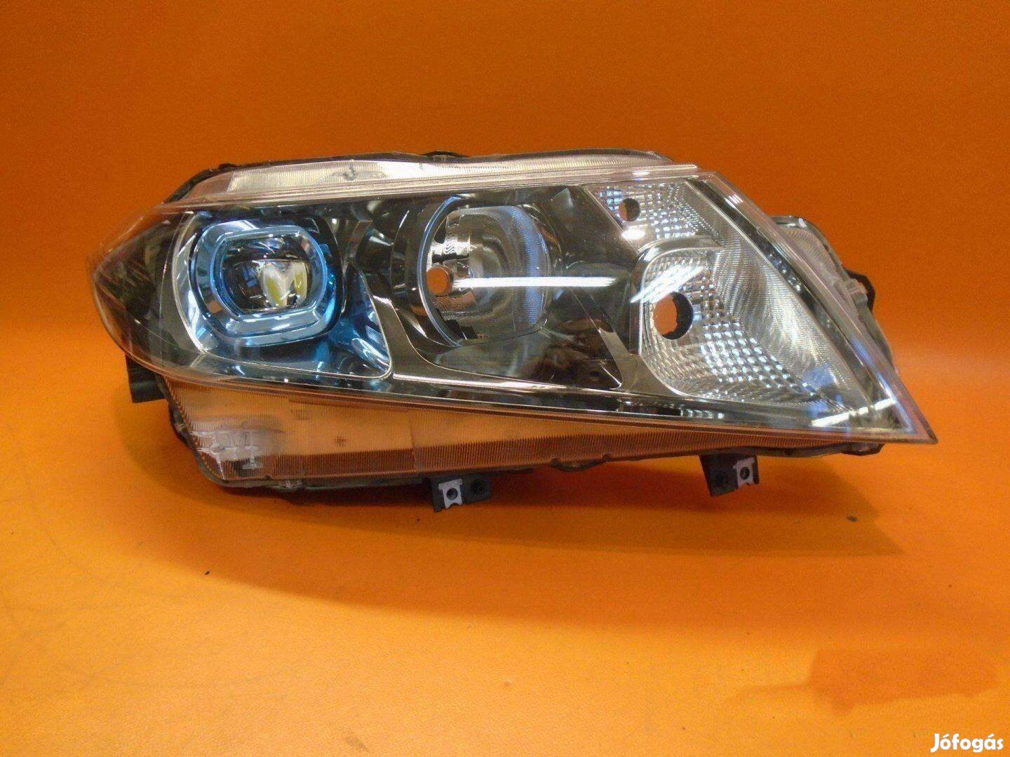 Suzuki Vitara jobb led lámpa fényszóró (120)
