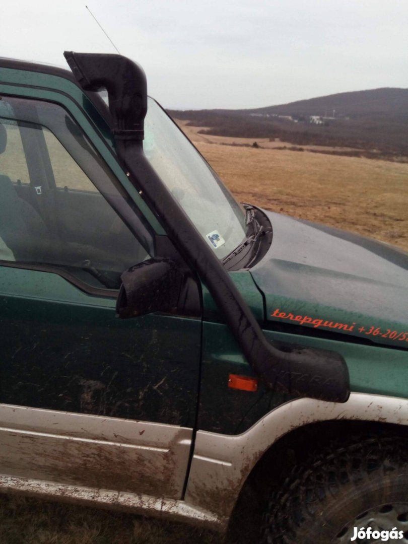 Suzuki Vitara jobb oldali légbeszívó