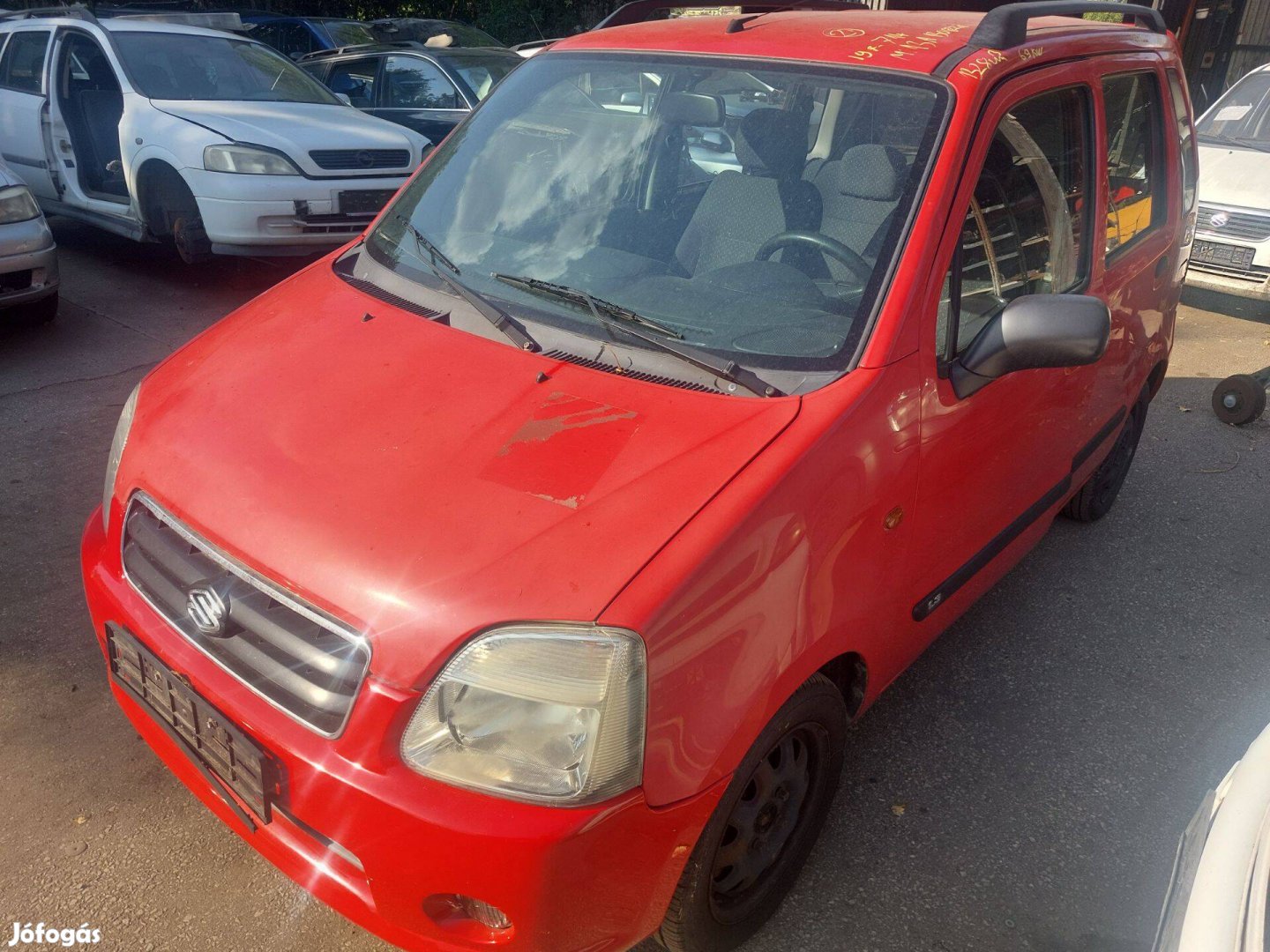 Suzuki Wagon R+ karosszéria elamei piros