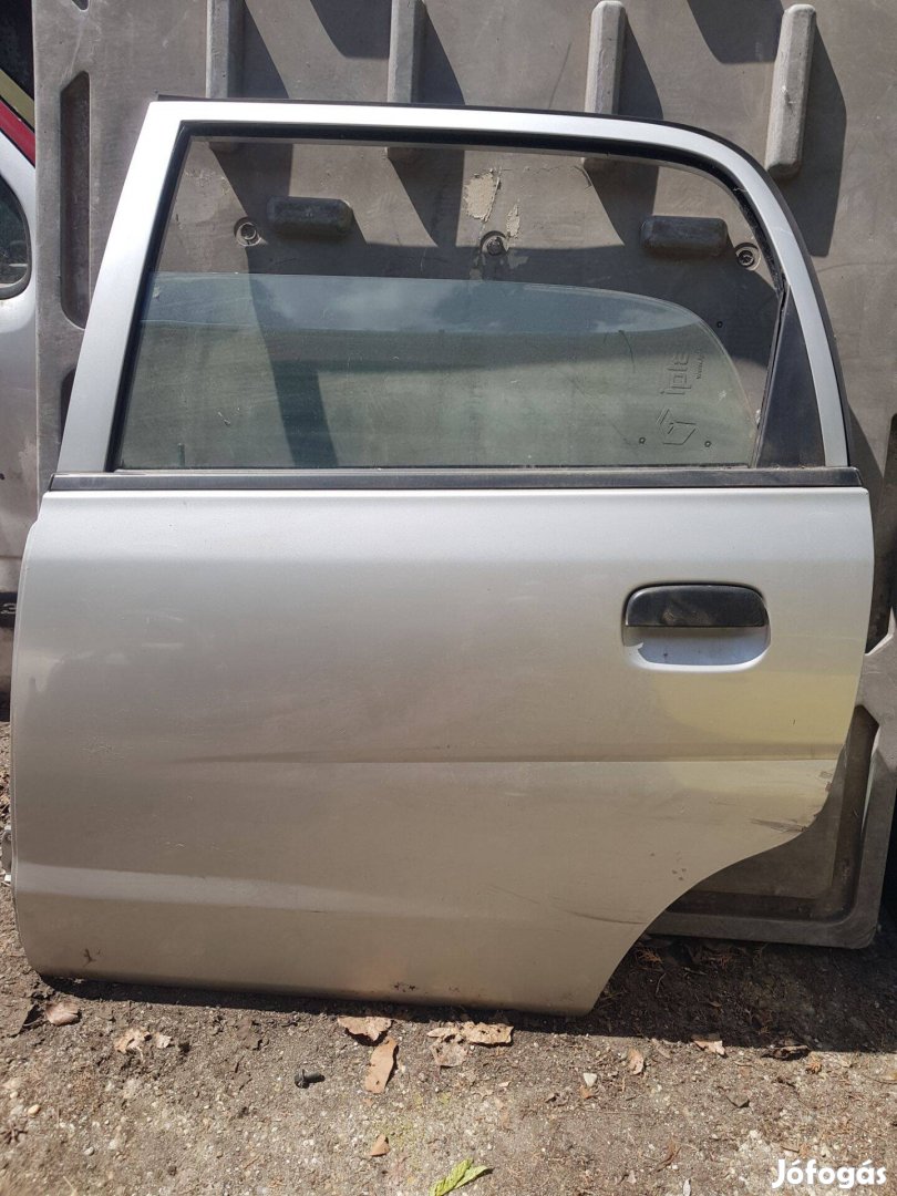 Suzuki alto bal hátsó ezüst ajtó