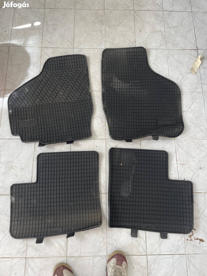 Suzuki autó szőnyeg gumi szőnyeg