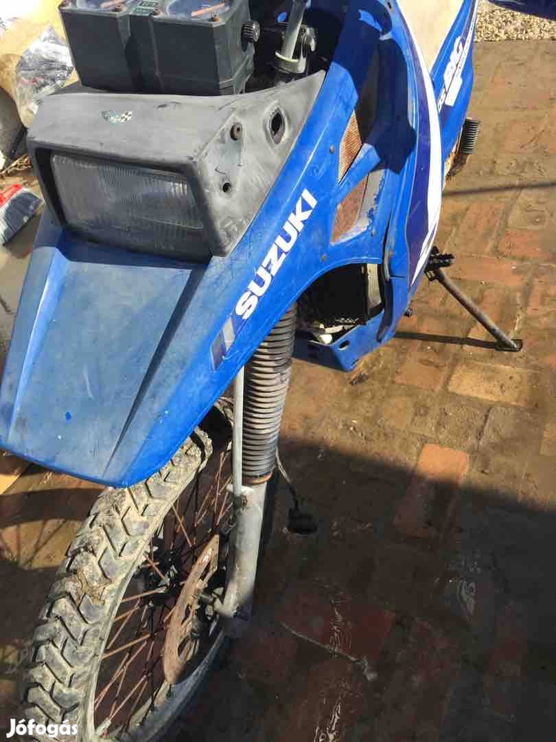 Suzuki dr big alkatrész 