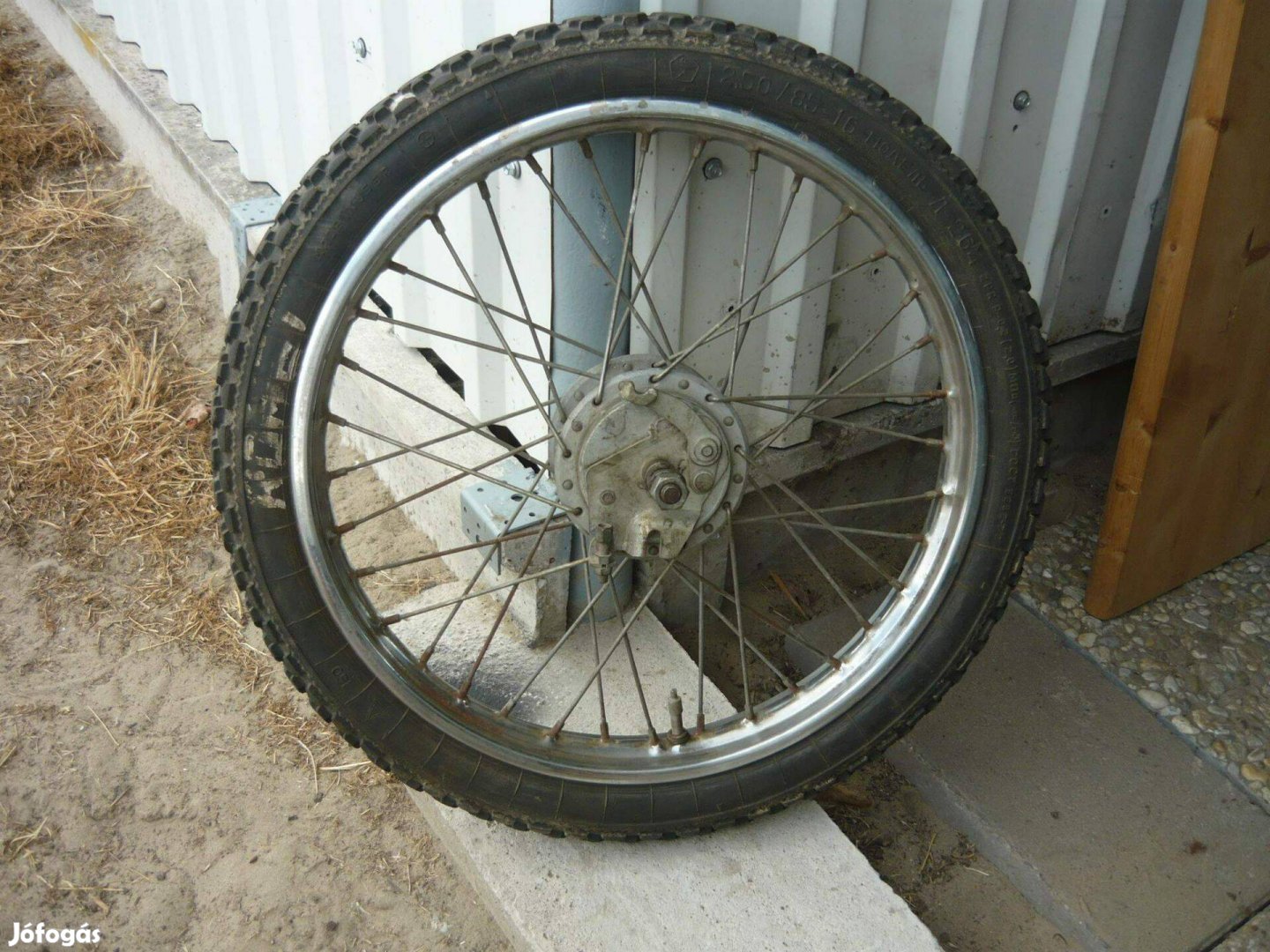 Suzuki eko első kerék