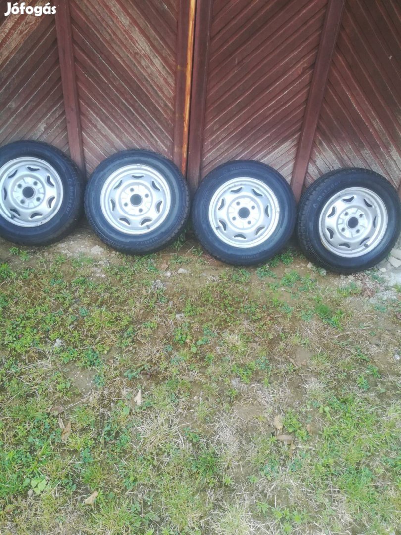 Suzuki felnik gumikkal