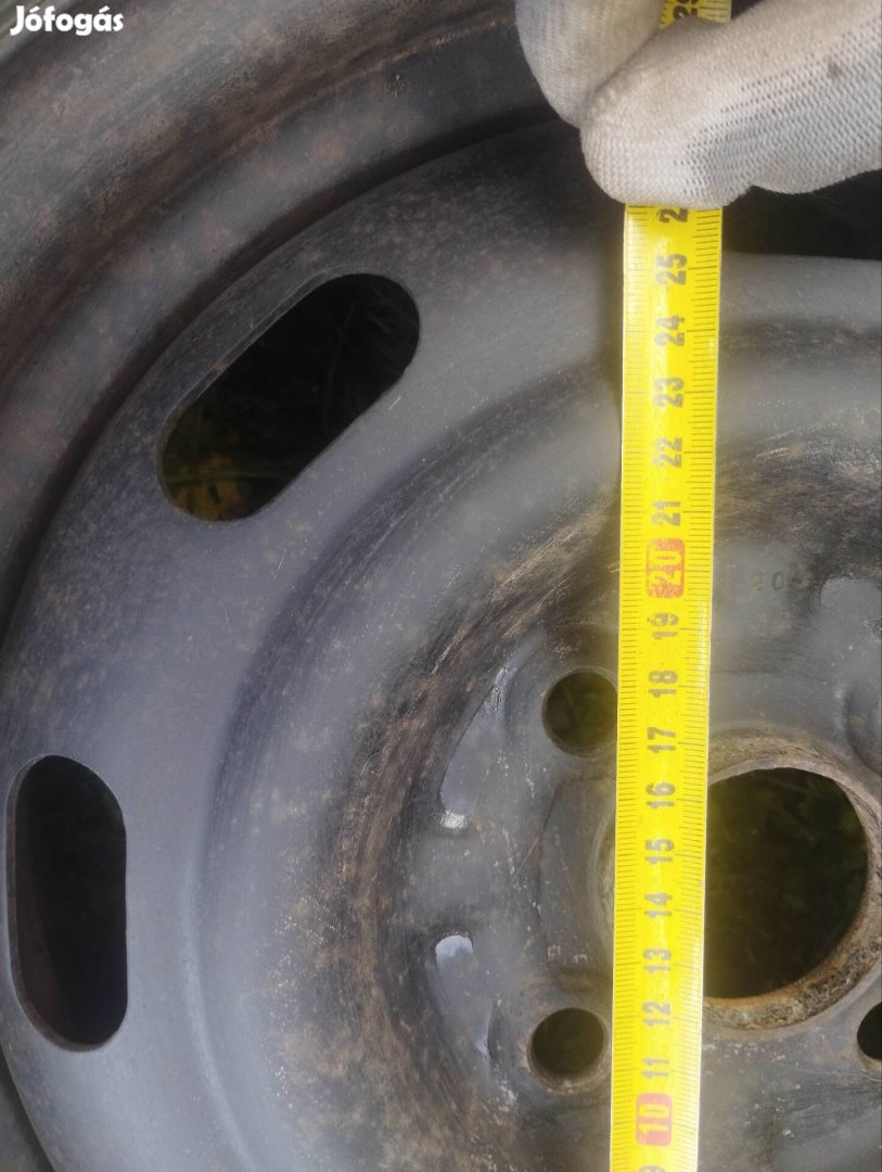 Suzuki felnik jó állapotú téli gumival