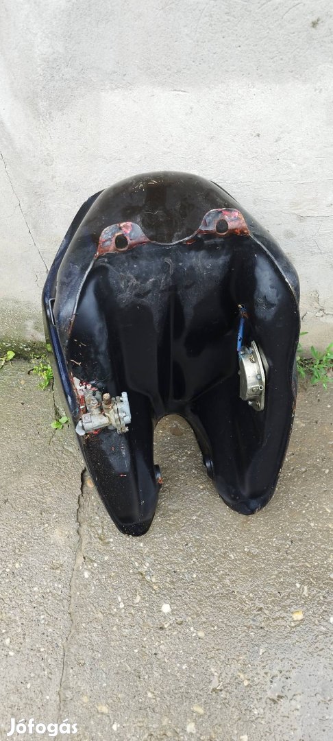 Suzuki gsx750es tank