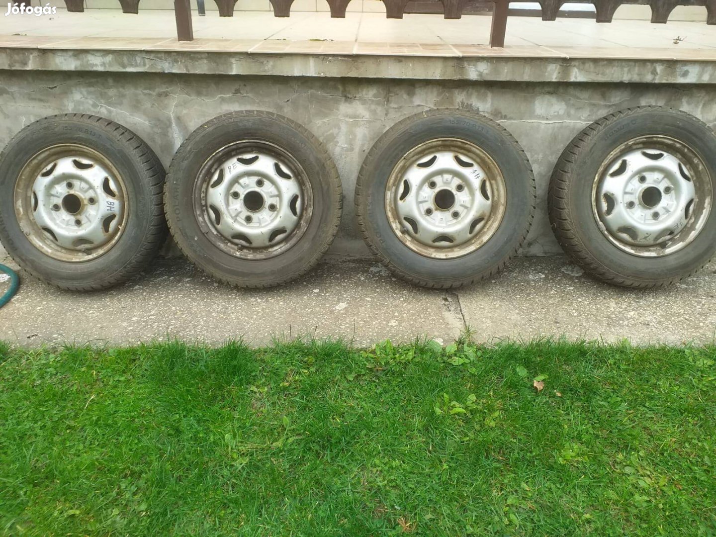 Suzuki gumi Barum polár 155/70x13 Eladó