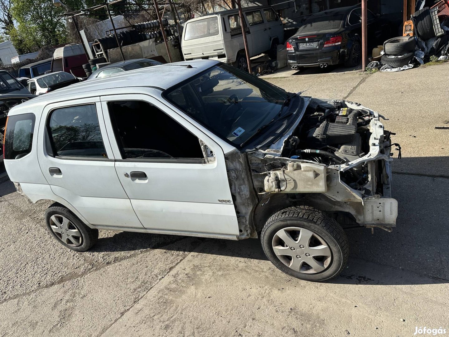 Suzuki ignis 1,3 alkatrészei eladók 