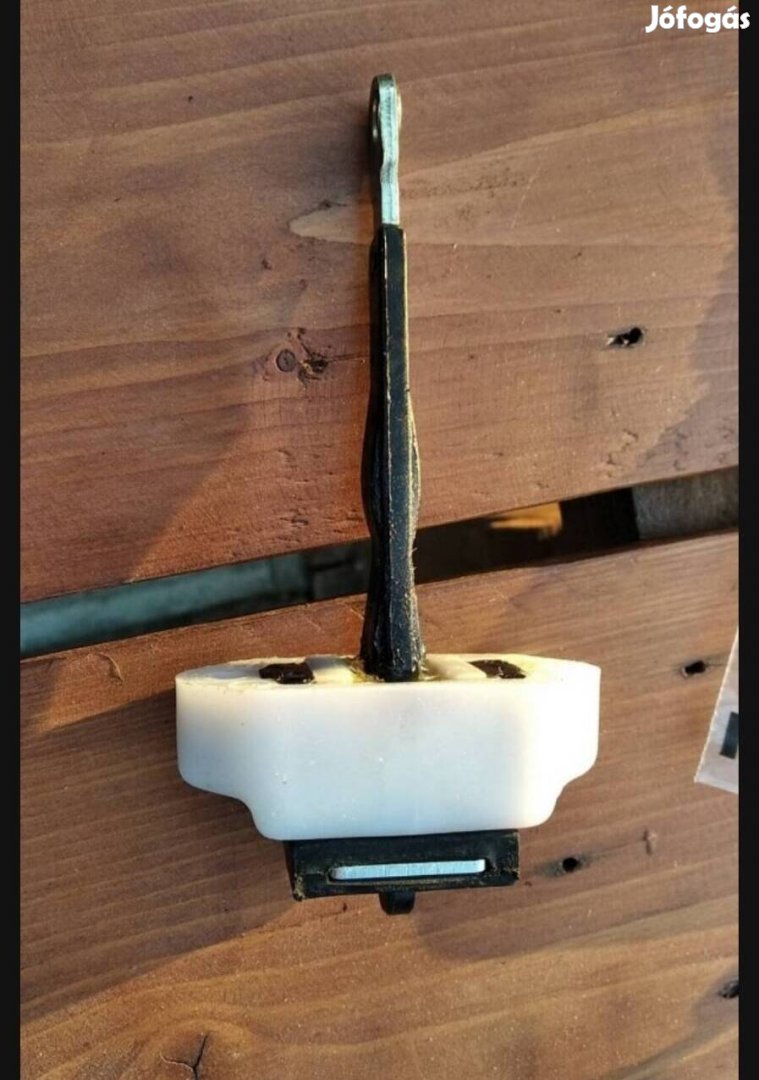 Suzuki ignis ajtóhatároló 