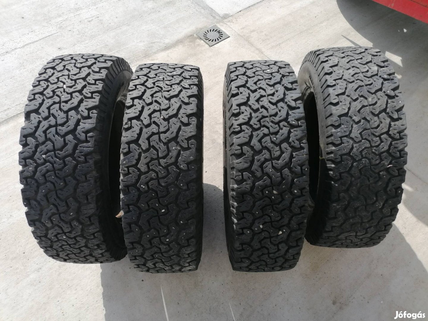 Suzuki jimny 205/75 R15 gumi eladó. 