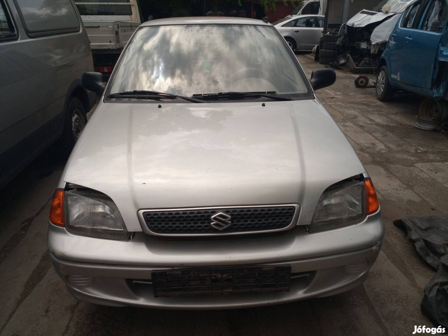 Suzuki kalaptartó, ülés, kárpit