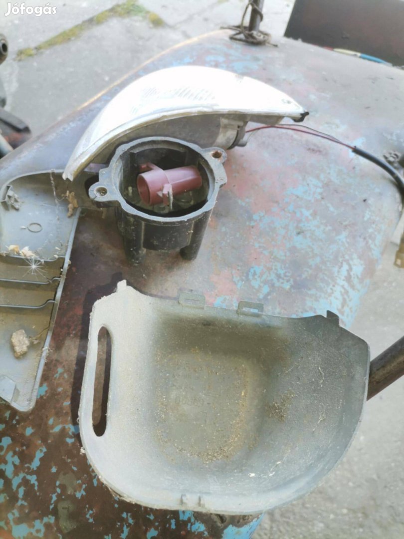 Suzuki kerekek, üléshuzat, vonóhorog, injektor stb egyben jó áron