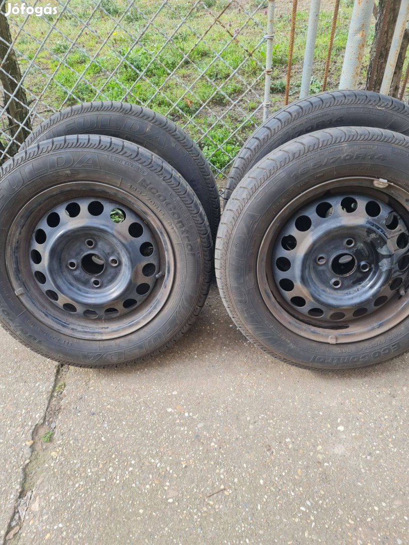 Suzuki lemezfelni nyári gumival