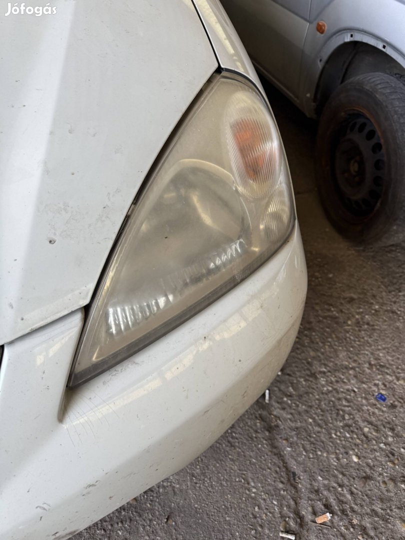 Suzuki liana bal első lámpa