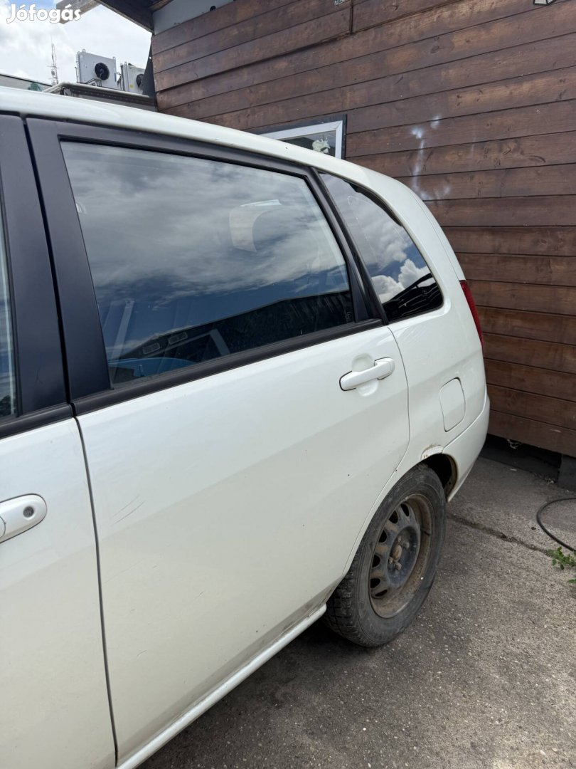Suzuki liana bal hátsó ajtó