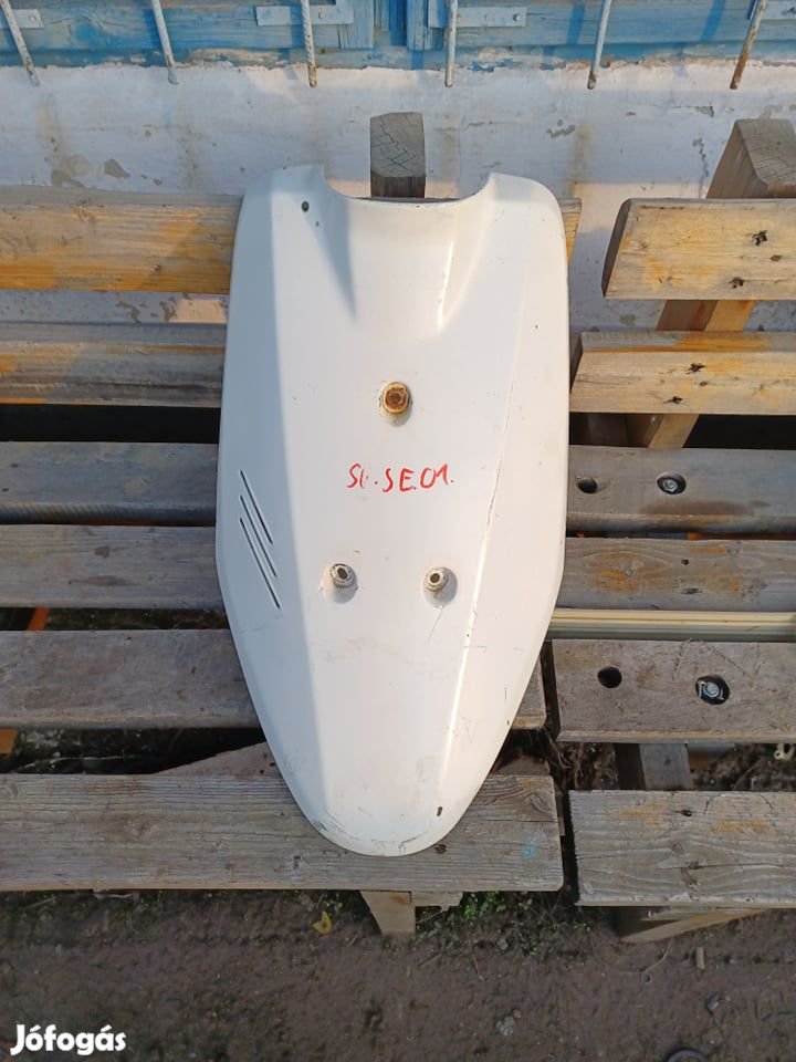 Suzuki sepia első idom