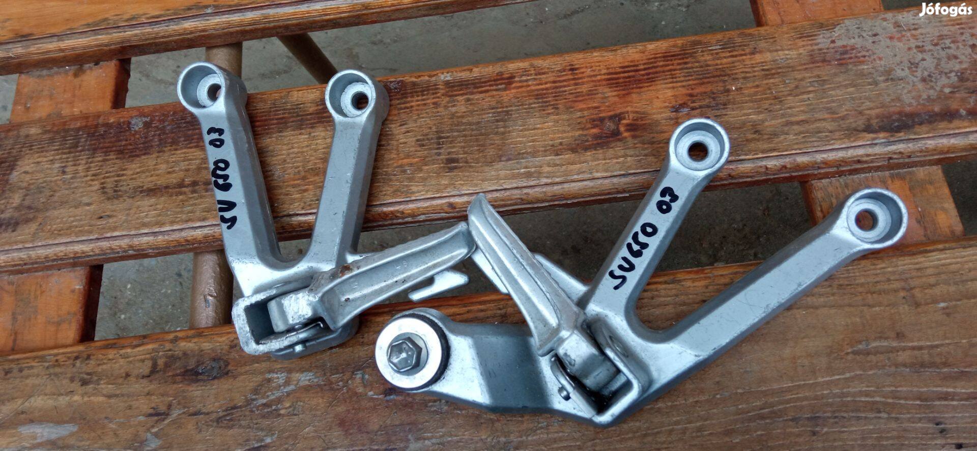 Suzuki sv650 hátsó lábtartó konzol pár
