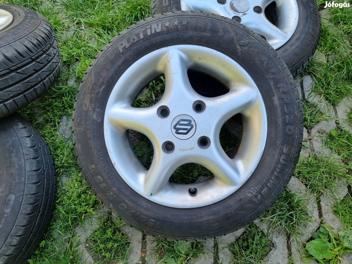 Suzuki swift 13 alukerekek nyári gumival eladó dotszám 2021. 