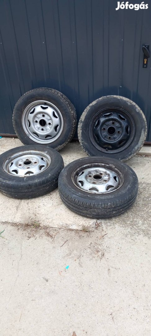 Suzuki swift 13-as felnik gumikkal eladók