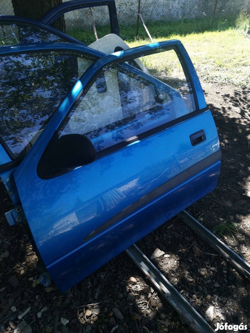 Suzuki swift bal ajtó