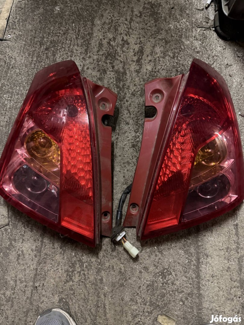 Suzuki swift hátsó lámpa