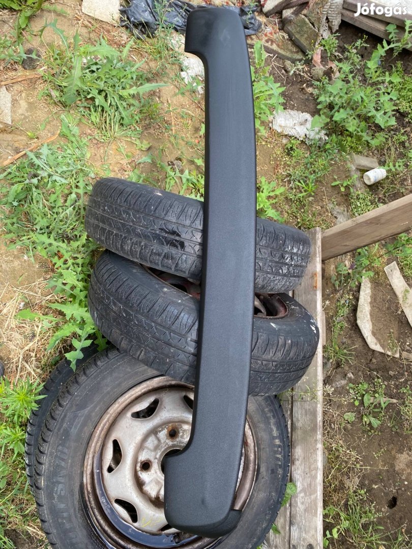 Suzuki swift hátsó tetőspoiler