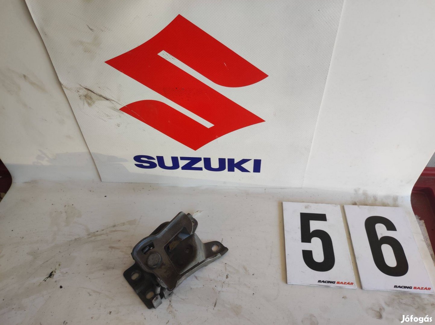 Suzuki swift motorházetőzár