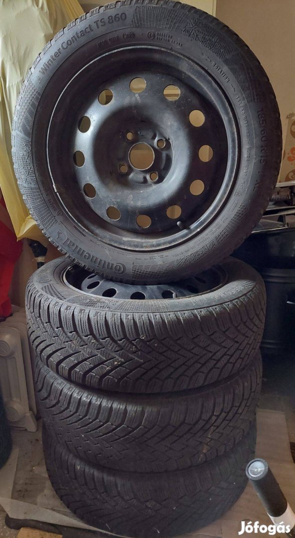 Suzuki téligumi gyári lemezfelnin 185/60 R15