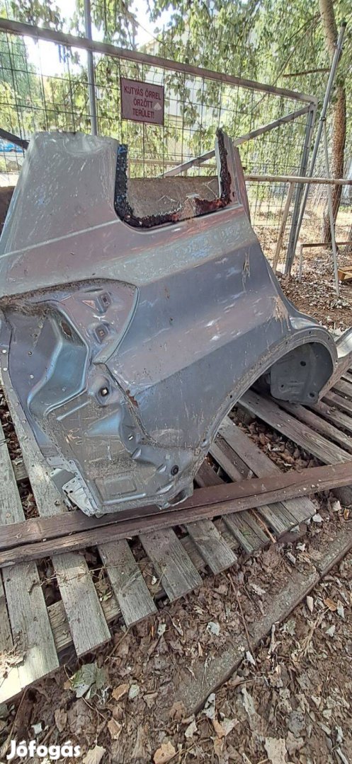 Suzuki vitara jobb hátsó sárvédő