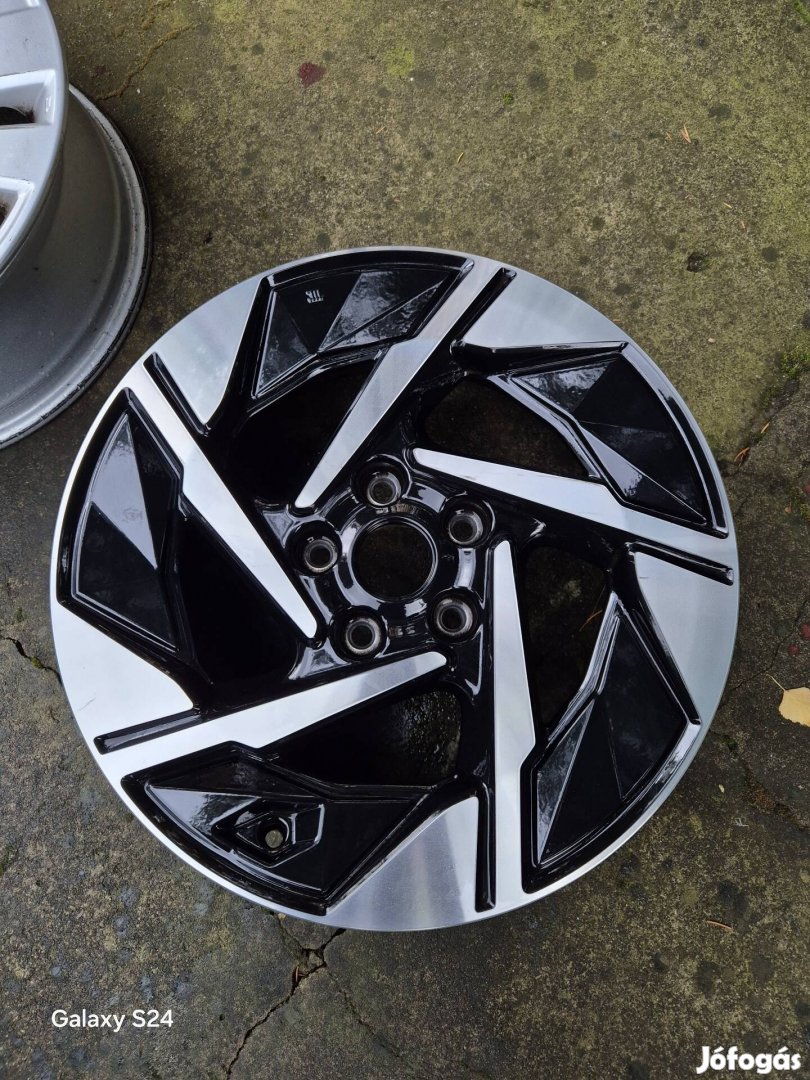 Suzuki vitara könyüfém felni