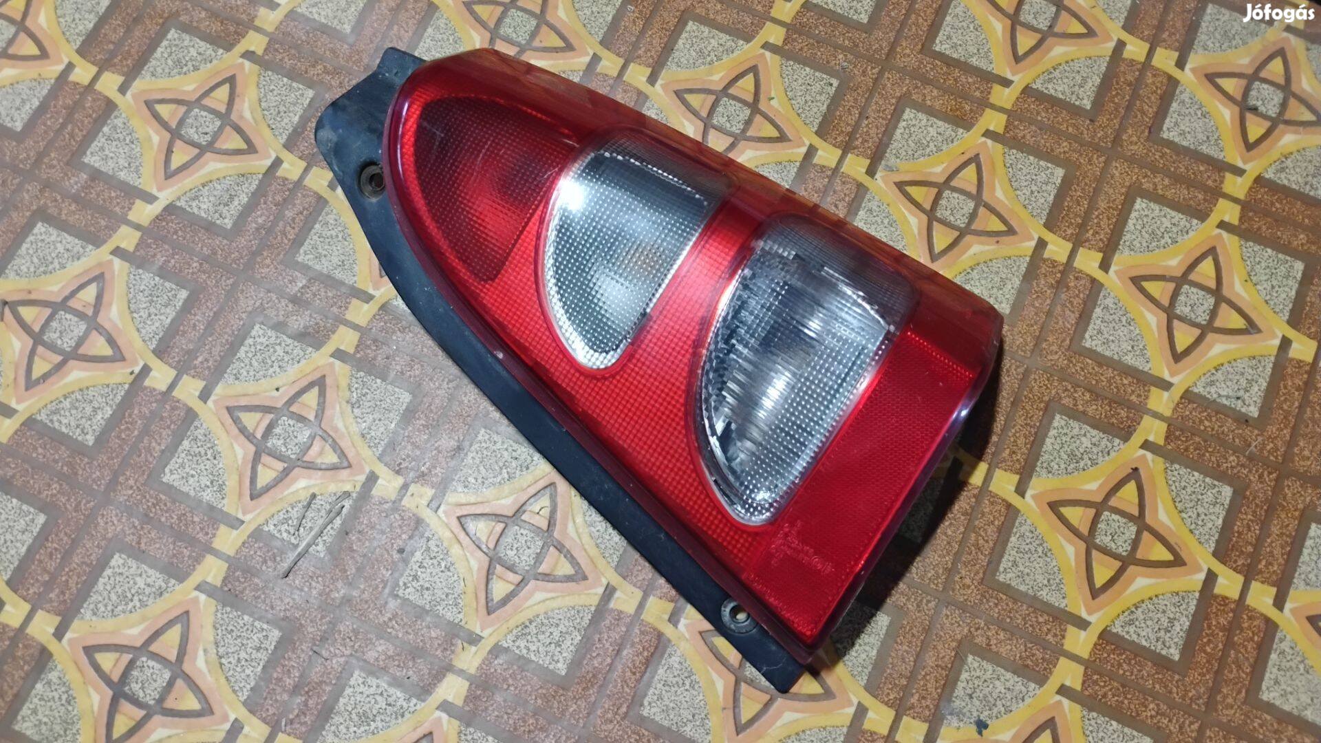 Suzuki wagon r jobb hátsó lámpa