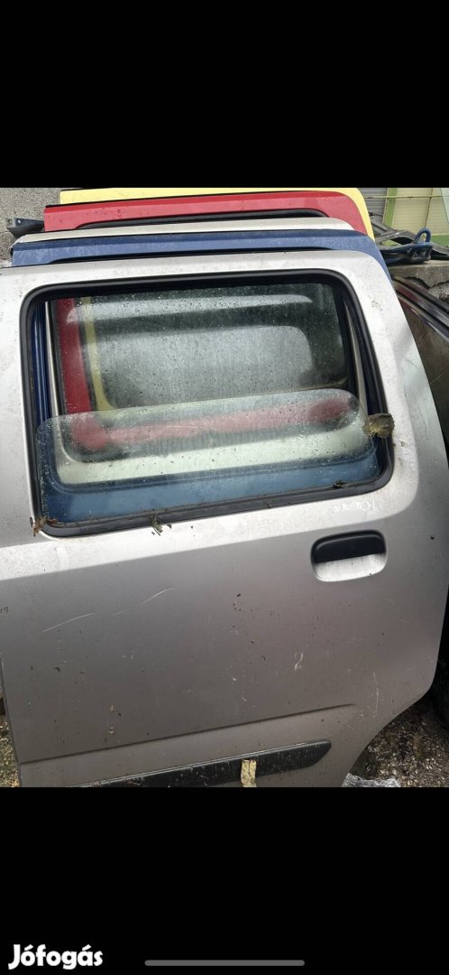 Suzuki wagonr wagon r bal hátsó piros ajtó