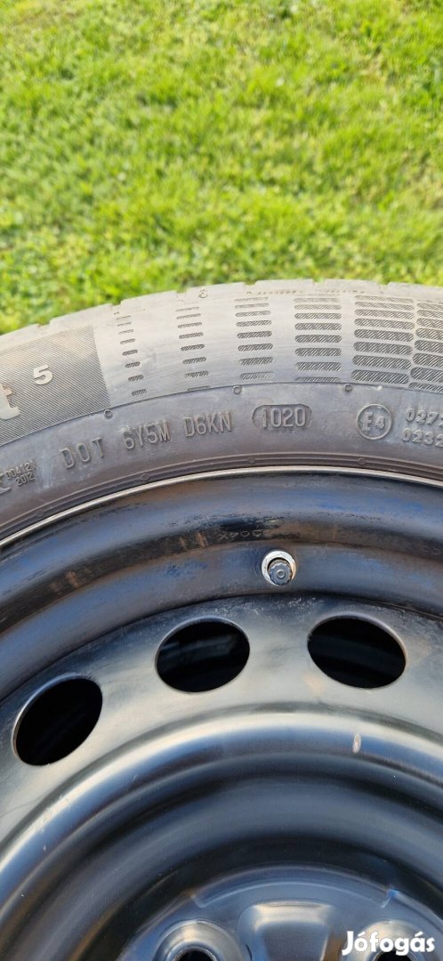 Suzukira 4 db lemezfelni Continental gumikkal