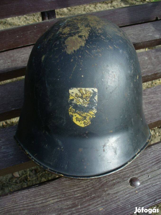 Svájci katonai - tűzoltó M18/40 sisak rohamsisak