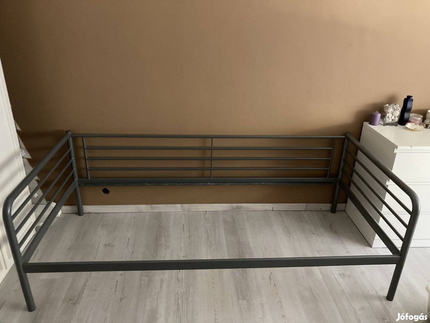 Svarta IKEA 90x200 ágykeret